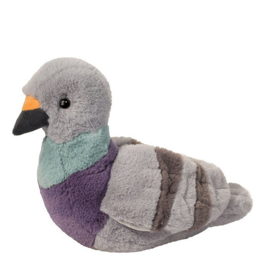 Tämä on Douglas Cuddle Toysin Pennie-pulu. Istuva lintu, jolla on lyhyt, tiheä ja pehmeästi kiiltävä turkki. Pää, selkä, siivet ja pyrstö ovat vaaleanharmaat, ja siivissä ja pyrstössä on tummanharmaita vaakaraitoja. Rinta on violetti, ja alakaulaa kiertää vaimean vihreä nauha. Nokka on kaksivärinen: alanokka on lyhyt, kolmionmuotoinen ja musta, yläosa pieni ja oranssi. Silmät ovat pyöreät ja mustat. Asento on rento, ilme rauhallinen ja lempeä.