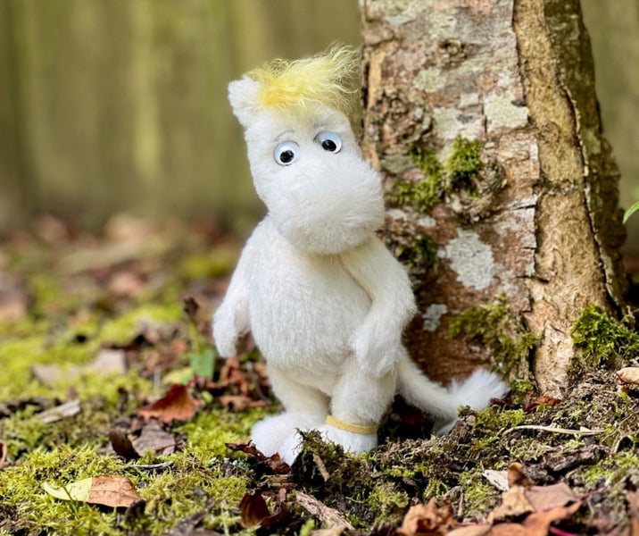 MiniMo Snork Maiden beside a tree
